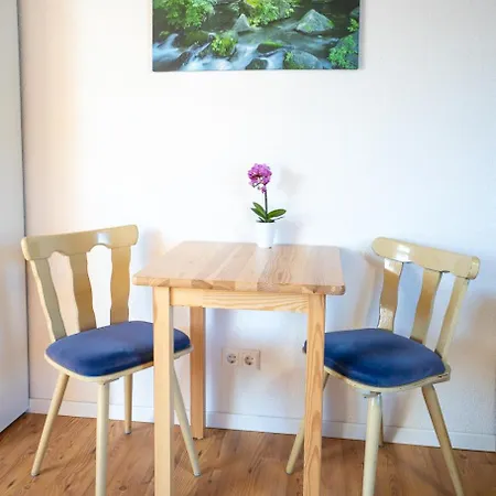 Kuku Ruku Monteurzimmer Aalen 21 *