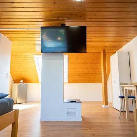 홈스테이 Kuku Ruku Monteurzimmer Aalen 21 *